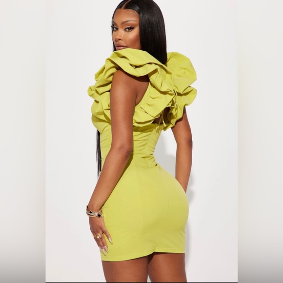 Cold shoulder dress - Picture 3 of 3